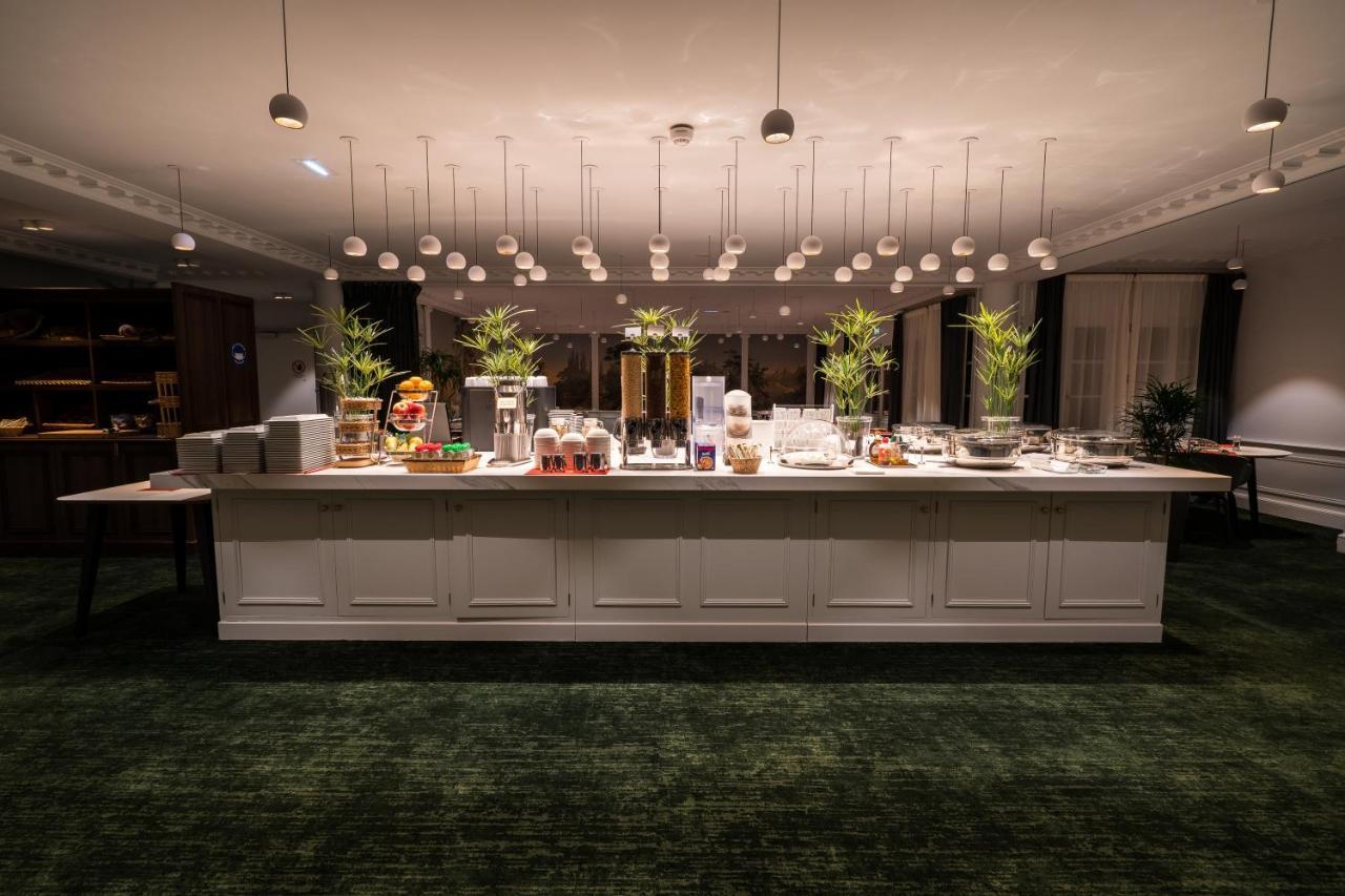 ไอเจิล นัวร์ โฮเต็ล Hotel ฟงแตนโบล ภายนอก รูปภาพ