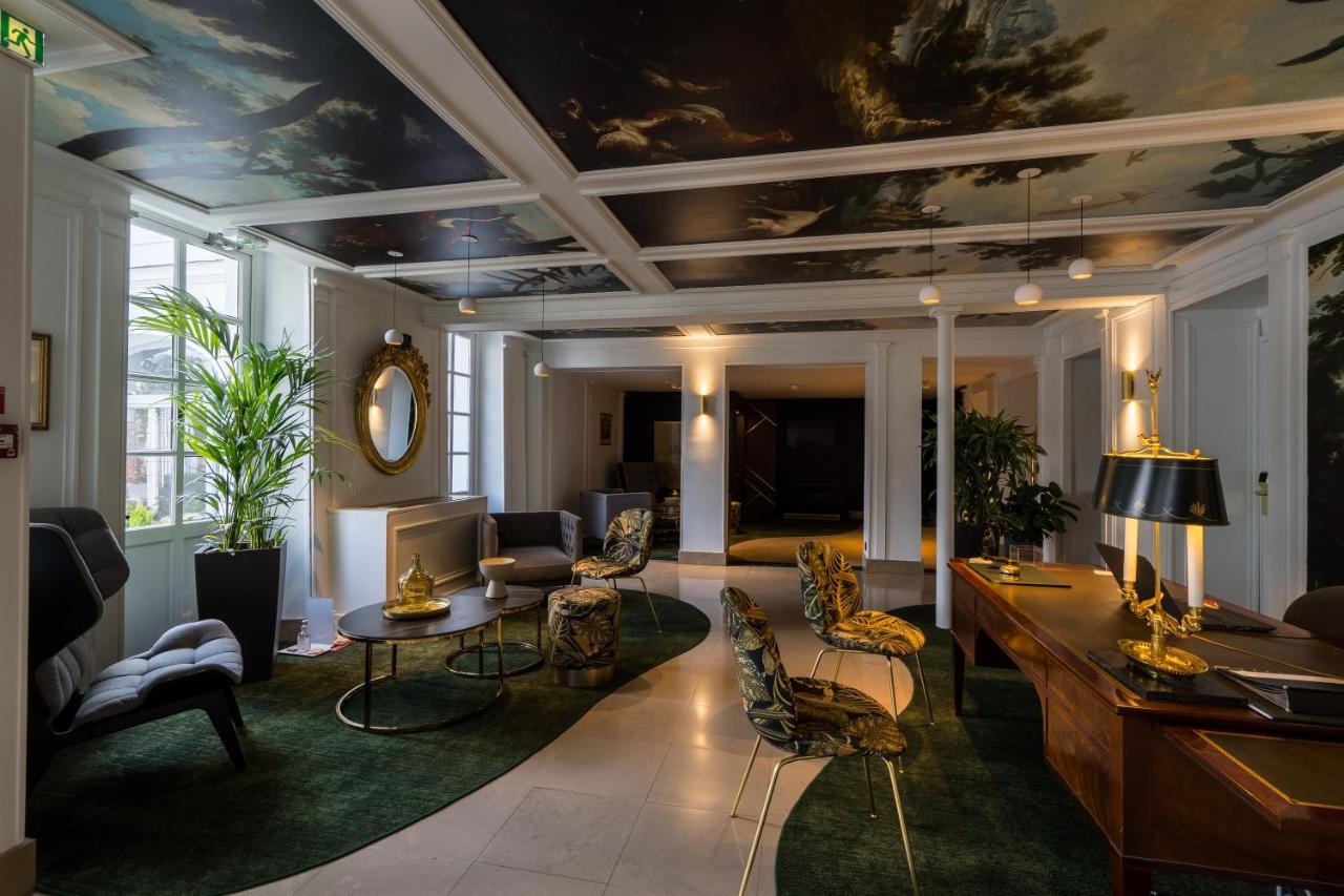 ไอเจิล นัวร์ โฮเต็ล Hotel ฟงแตนโบล ภายนอก รูปภาพ