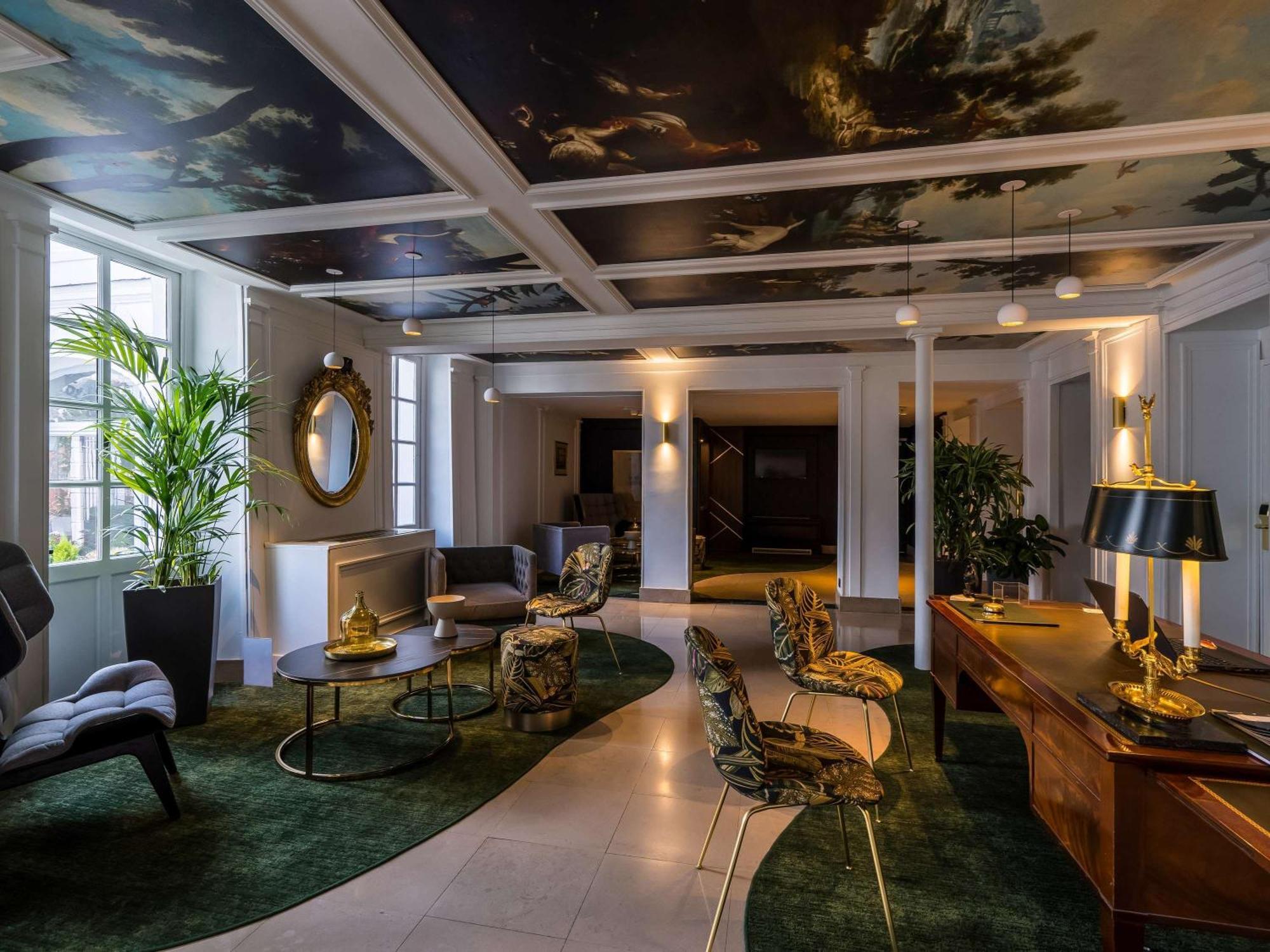 ไอเจิล นัวร์ โฮเต็ล Hotel ฟงแตนโบล ภายนอก รูปภาพ