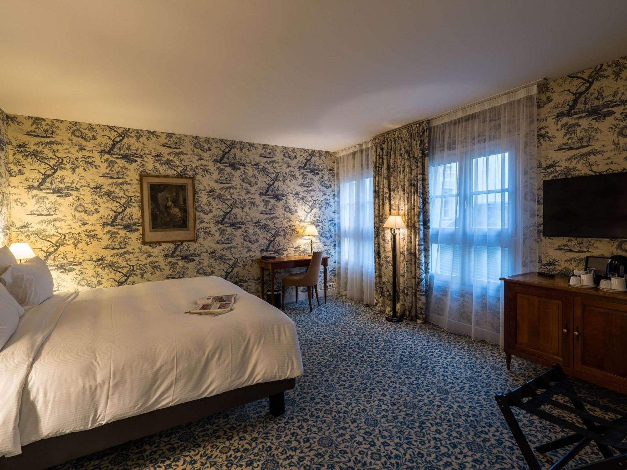 ไอเจิล นัวร์ โฮเต็ล Hotel ฟงแตนโบล ภายนอก รูปภาพ