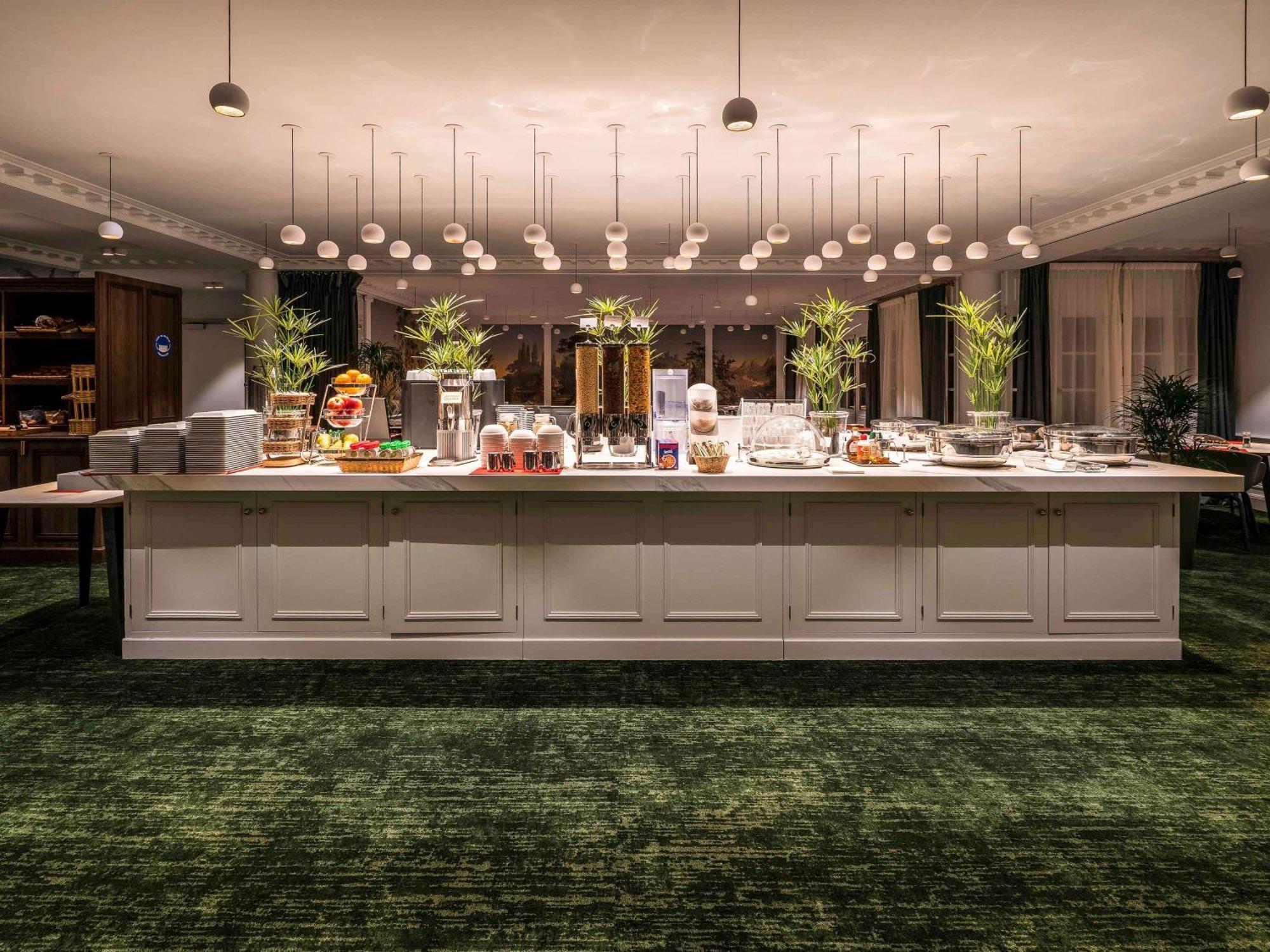 ไอเจิล นัวร์ โฮเต็ล Hotel ฟงแตนโบล ภายนอก รูปภาพ