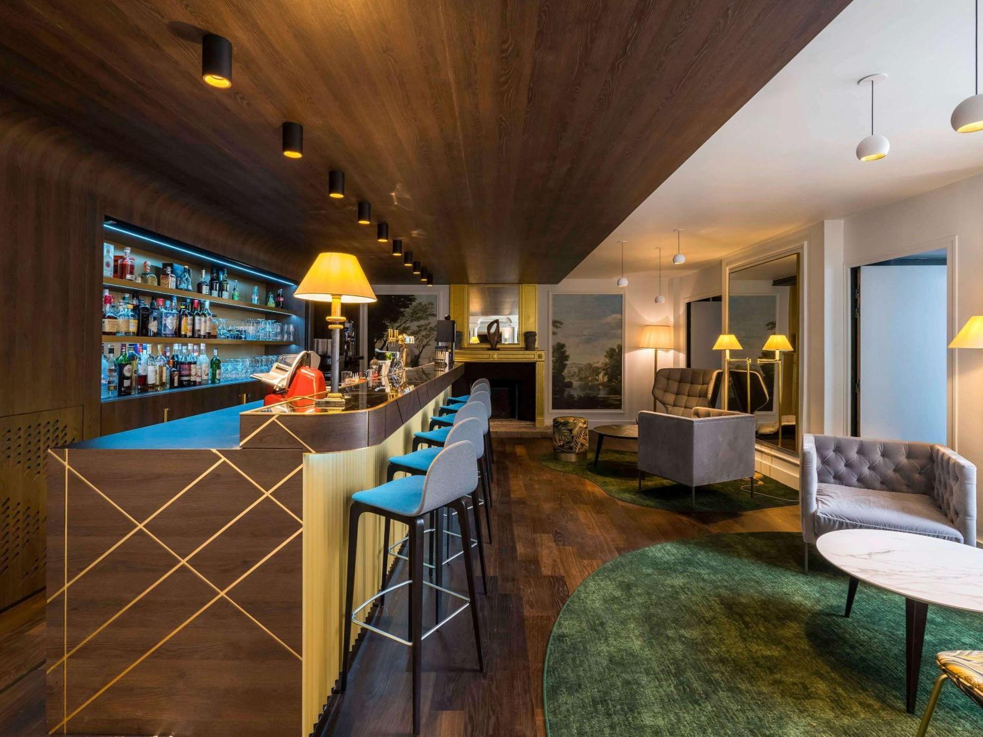 ไอเจิล นัวร์ โฮเต็ล Hotel ฟงแตนโบล ภายนอก รูปภาพ