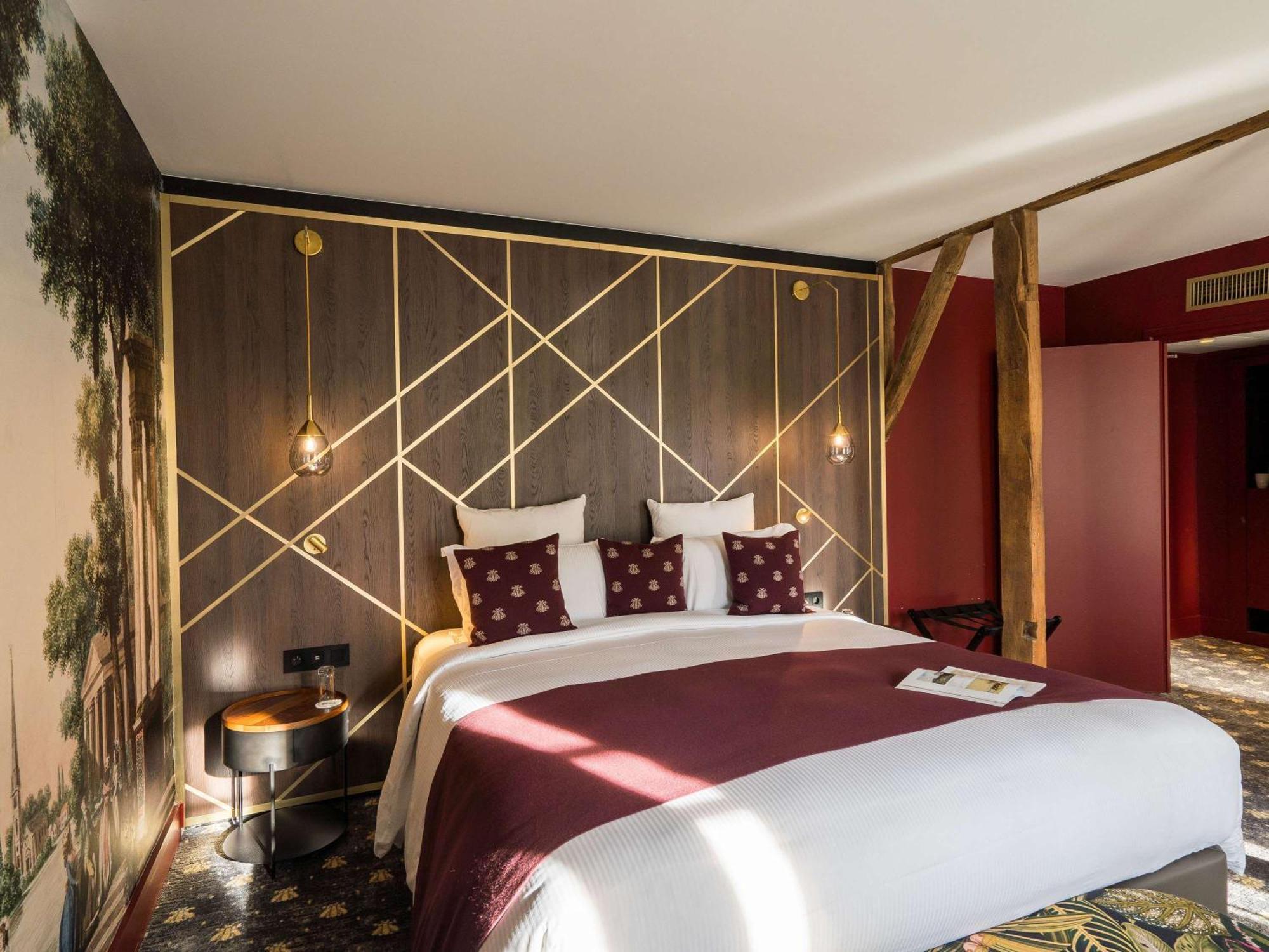 ไอเจิล นัวร์ โฮเต็ล Hotel ฟงแตนโบล ภายนอก รูปภาพ